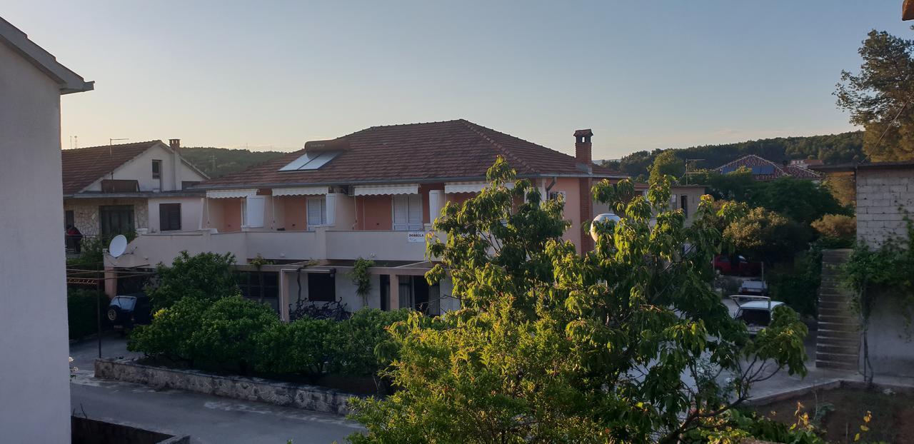 Apartments And Rooms Dobrila Jelsa  Exterior foto
