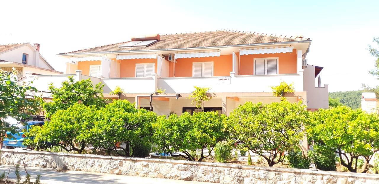 Apartments And Rooms Dobrila Jelsa  Exterior foto