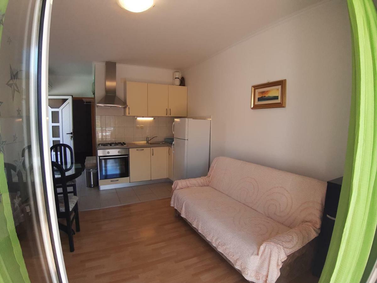 Apartments And Rooms Dobrila Jelsa  Exterior foto